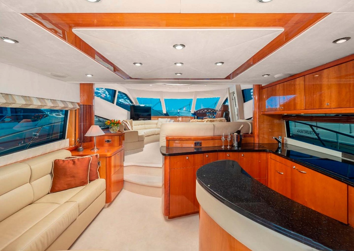 Аренда моторной яхты Sunseeker 66 Manhattan в Сочи